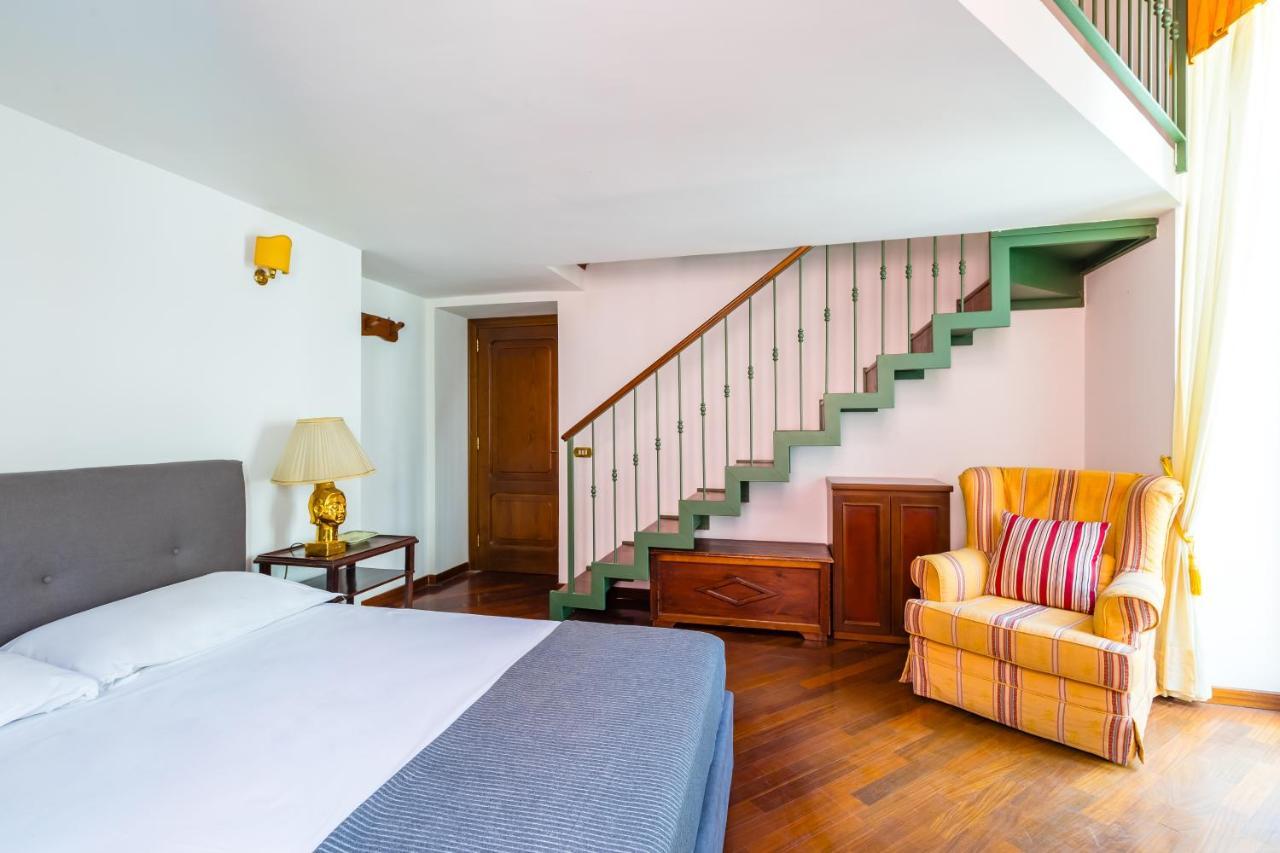 Grand Classic Apartment At San Martino By Napoliapartments Exterior photo