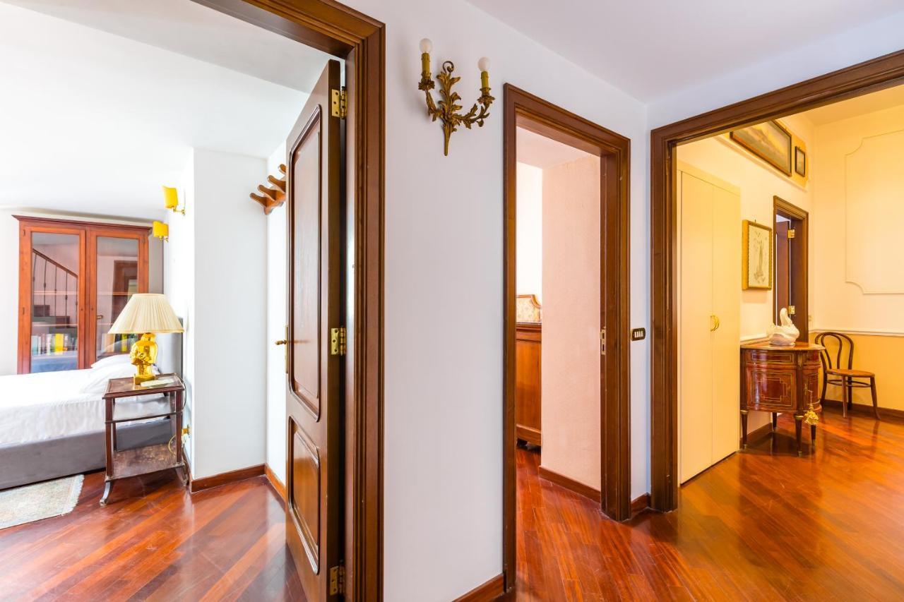 Grand Classic Apartment At San Martino By Napoliapartments Exterior photo